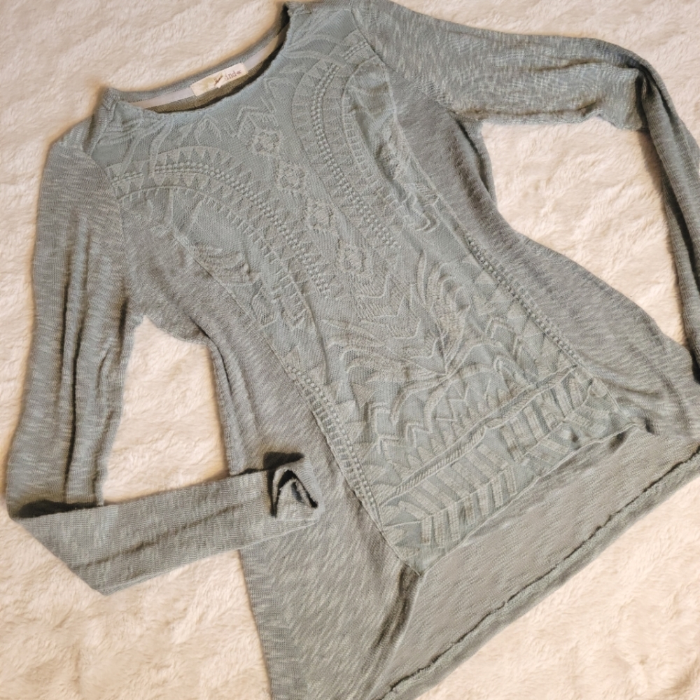 Lovely mint green long sleeved knitted tunic